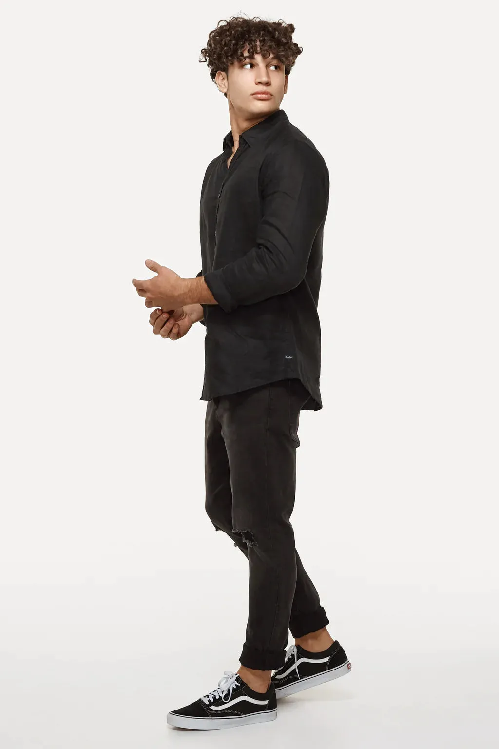 Industrie 'The Tennyson' Linen L/S Shirt - Black
